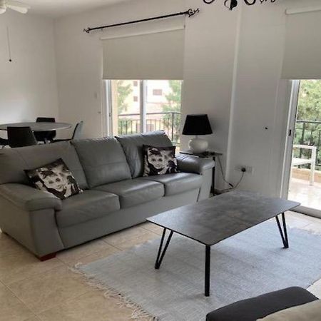 Kato Paphos Apartment In Universal Area Bagian luar foto